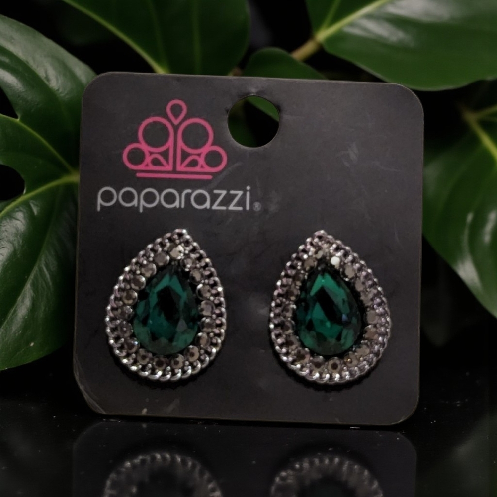 10/ $10 Paparazzi Emerald and Silver Teardrop Earrings